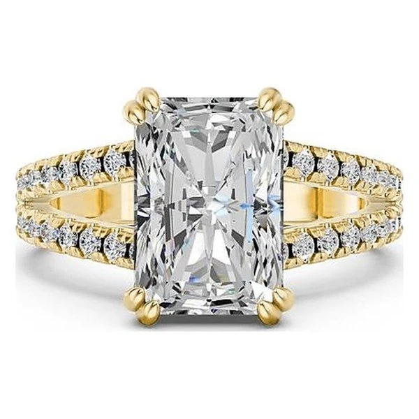 Split-Shank Pavé with Hidden Halo in yellow gold