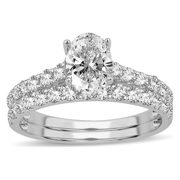 Pavé Bridal Set · Oval in white gold
