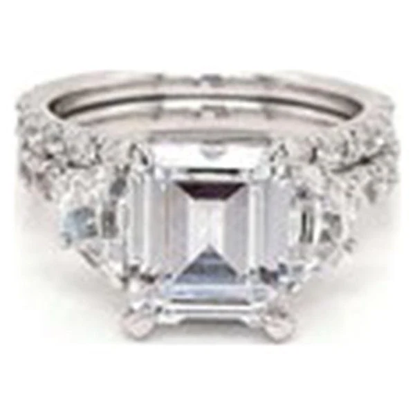 Emerald-Cut Bridal Set in white gold